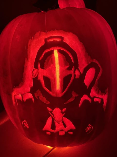 Bondrewd pumpkin carving