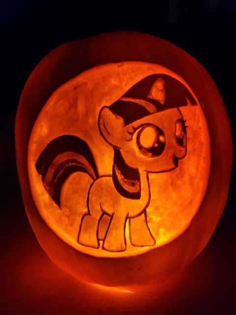 Twilight Sparkle pumpkin carving